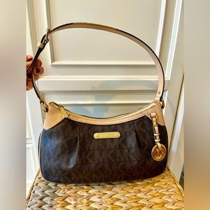 MICHAEL KORS Signature Shoulder Bag.
